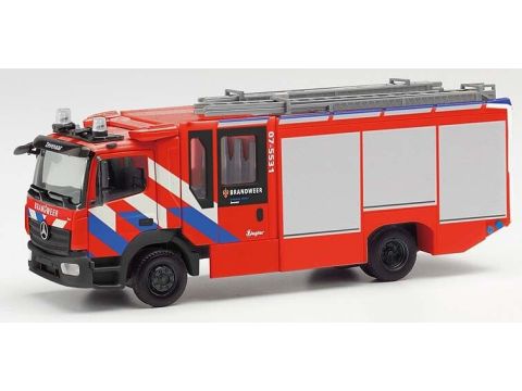 Herpa Mercedes Benz Atego Ziegler Z-Cab Brandweer Zevenaar (NL) - rood - H0 / 1:87 (H096836)