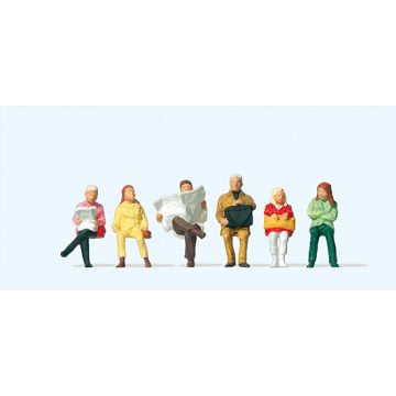 Preiser Zittende reisigers op het station - H0 / 1:87 (PR14072)